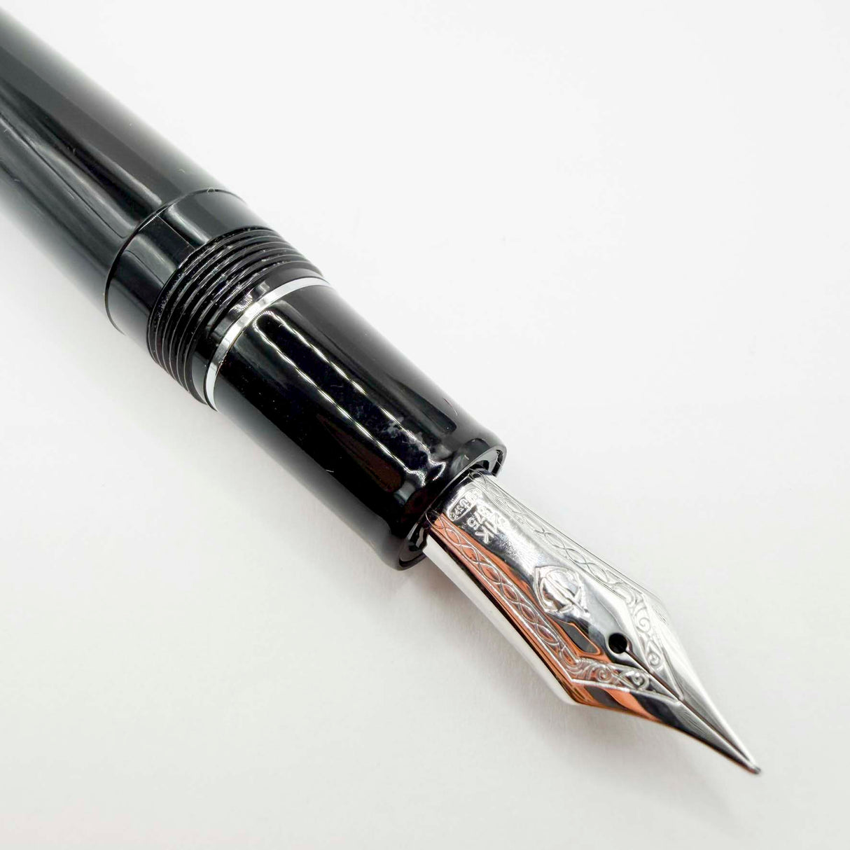 Sailor 1911L Large Black Fountain Pen - Broad 21kt Gold Nib