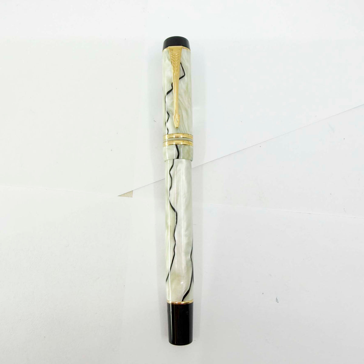 Parker Duofold International (Standard Size) Lustrous Pearl & Black Fountain Pen - Medium 18kt Gold Nib
