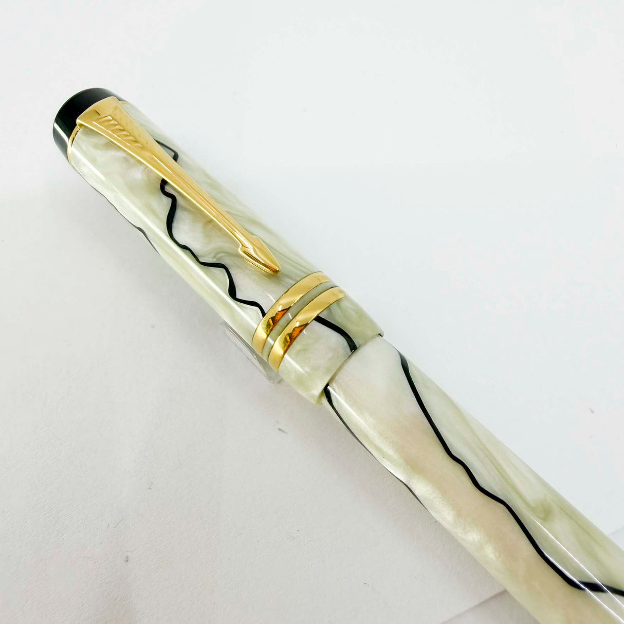 Parker Duofold International (Standard Size) Lustrous Pearl & Black Fountain Pen - Medium 18kt Gold Nib