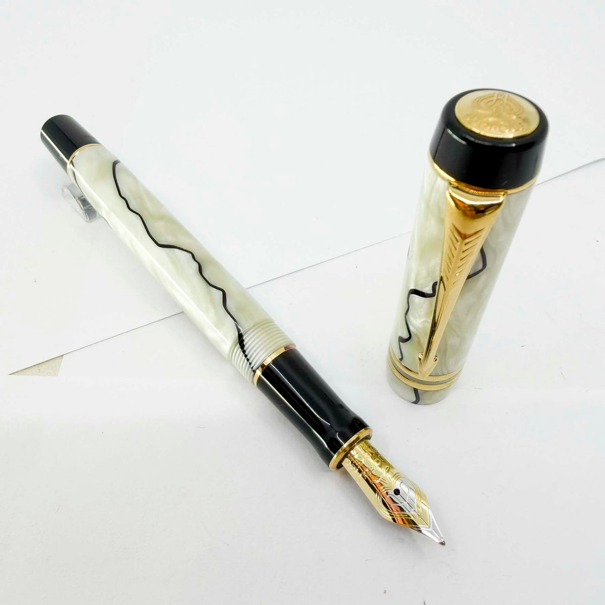Parker Duofold International (Standard Size) Lustrous Pearl & Black Fountain Pen - Medium 18kt Gold Nib