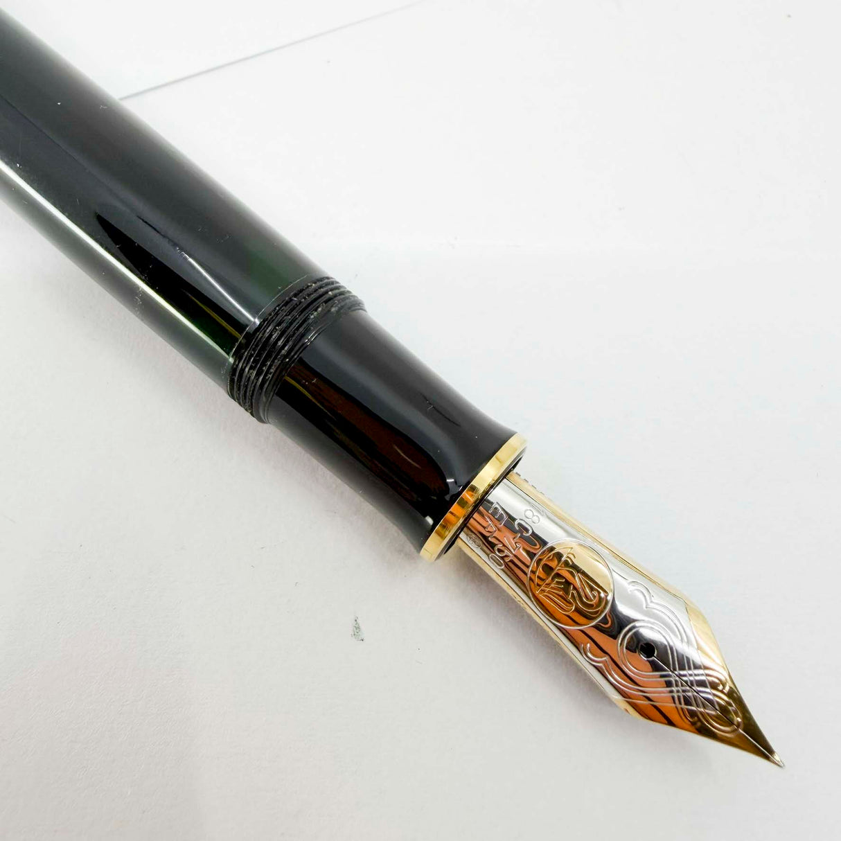 Pelikan Souveran M1000 Black Fountain Pen with Gold-Plated Trim- Semi-Flexible Extra Fine 18kt Gold Nib