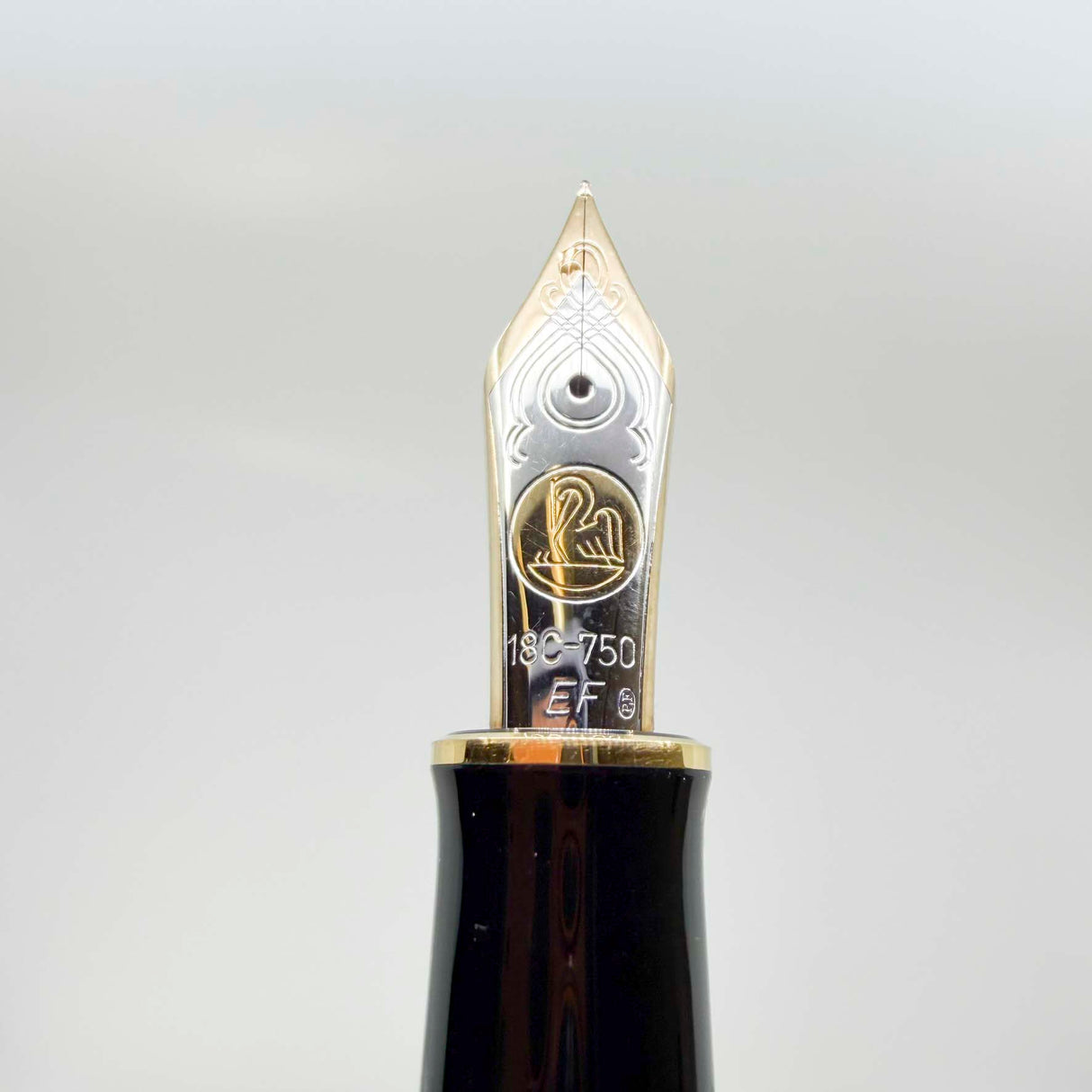 Pelikan Souveran M1000 Black Fountain Pen with Gold-Plated Trim- Semi-Flexible Extra Fine 18kt Gold Nib