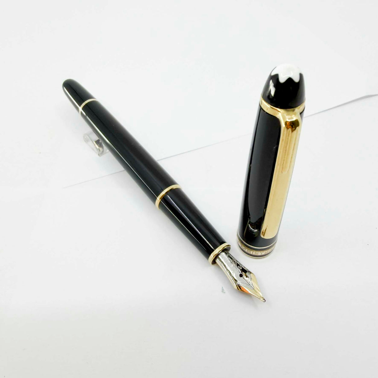 Montblanc Classique #144 Black Resin Fountain Pen - Medium 14kt Gold Nib