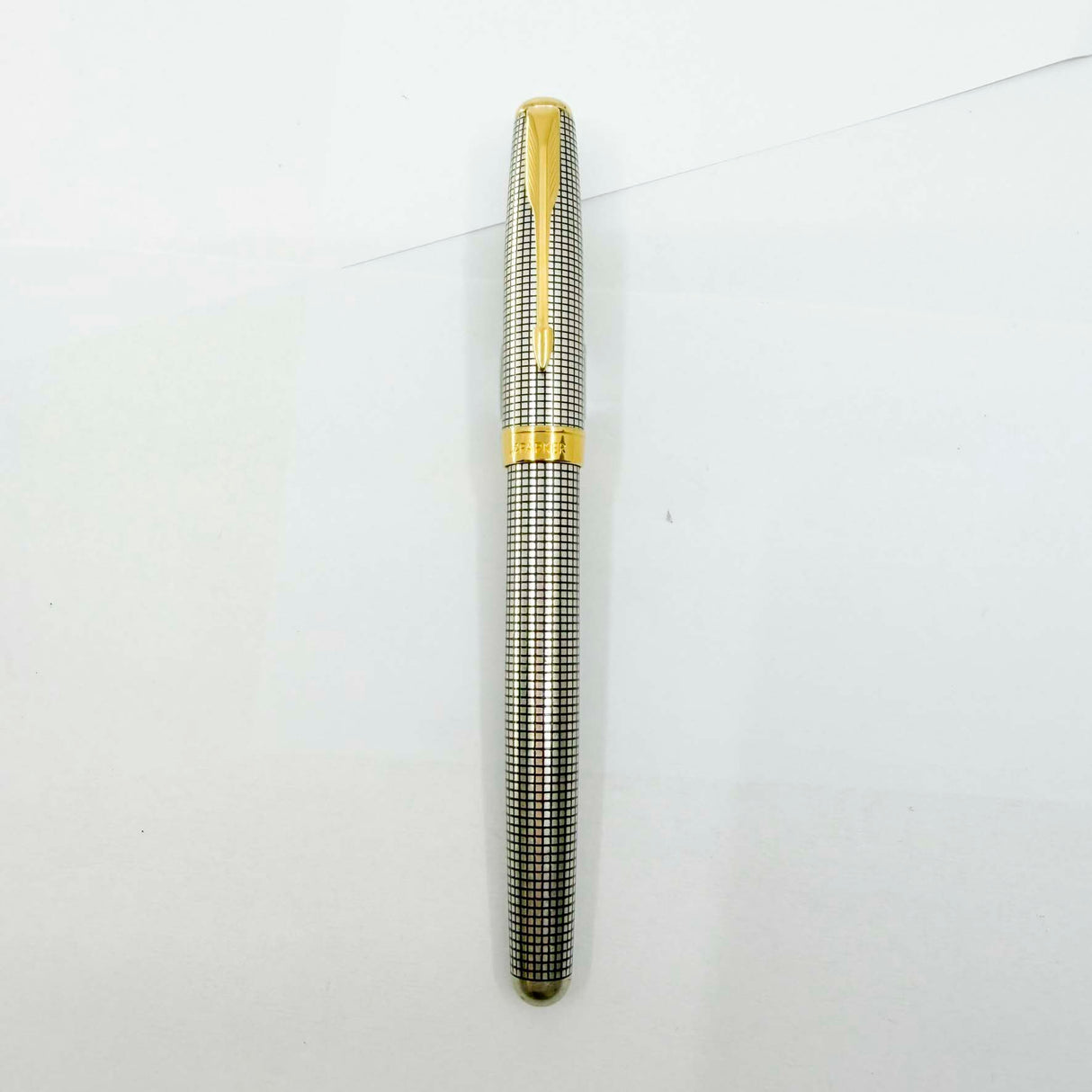 Parker Sonnet Sterling Silver Cisele Cross Hatch Fountain Pen - Fine 18kt Gold Nib
