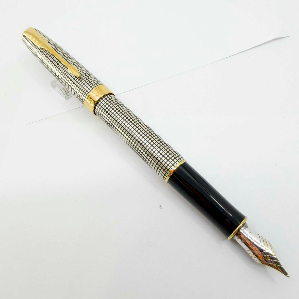 Parker Sonnet Sterling Silver Cisele Cross Hatch Fountain Pen - Fine 18kt Gold Nib