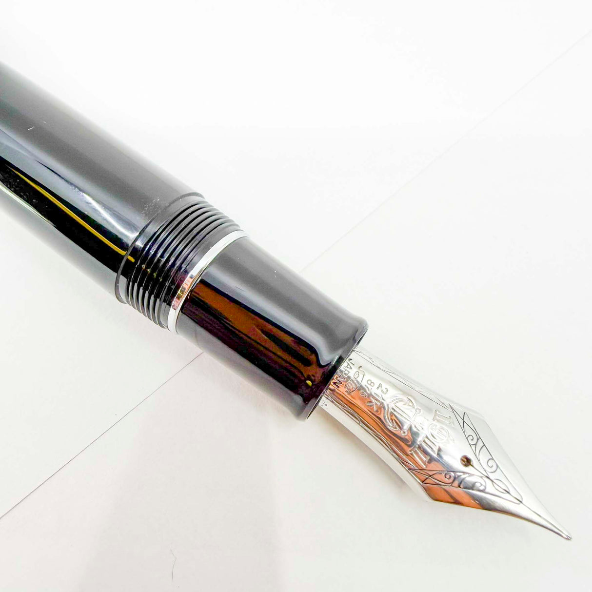 Sailor Professional Gear King of Pen Black Fountain Pen - Medium 21kt Gold Nib
