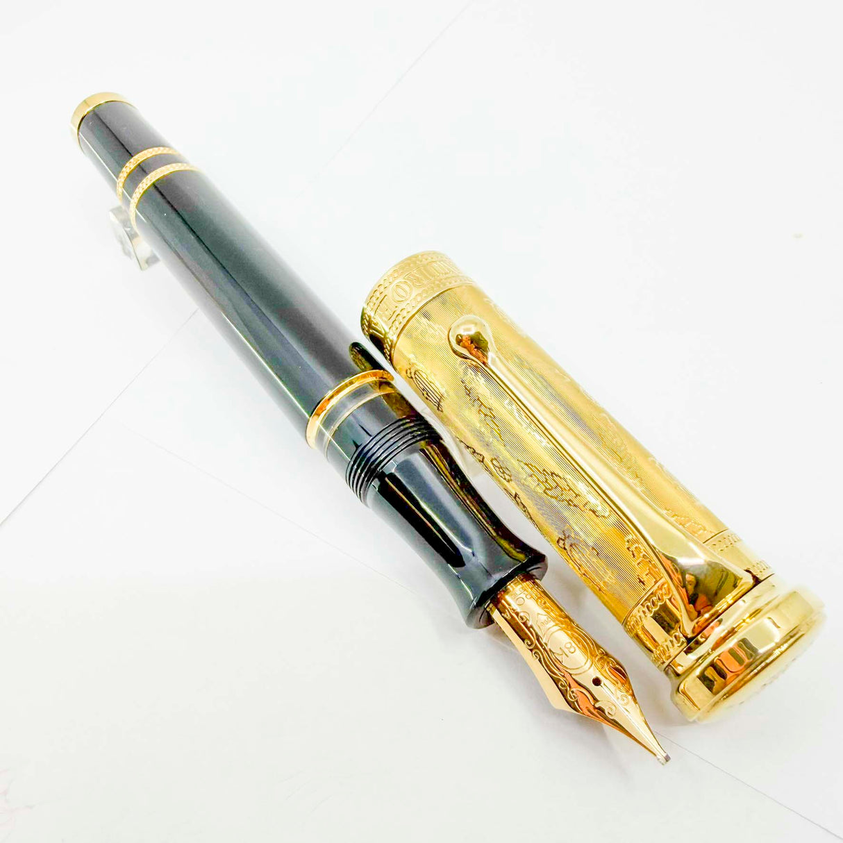 Aurora Guisseppe Verdi "Opera Doue" Limited Edition Fountain Pen - Medium Italic 18kt Gold Nib