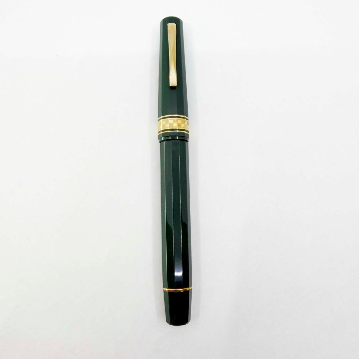 Omas Italia '90 Racing Green Facetted Large Paragon Fountain Pen - Medium 18kt Gold Nib
