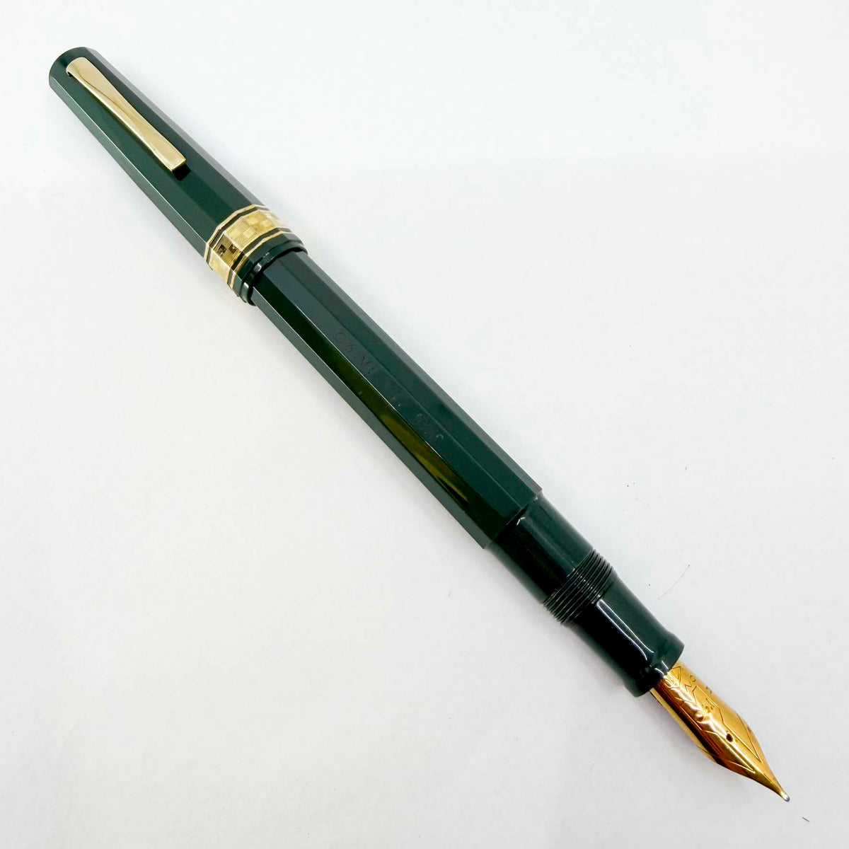 Omas Italia '90 Racing Green Facetted Large Paragon Fountain Pen - Medium 18kt Gold Nib
