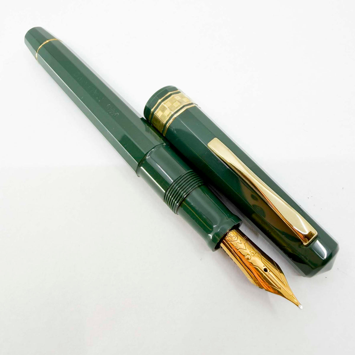 Omas Italia '90 Racing Green Facetted Large Paragon Fountain Pen - Medium 18kt Gold Nib