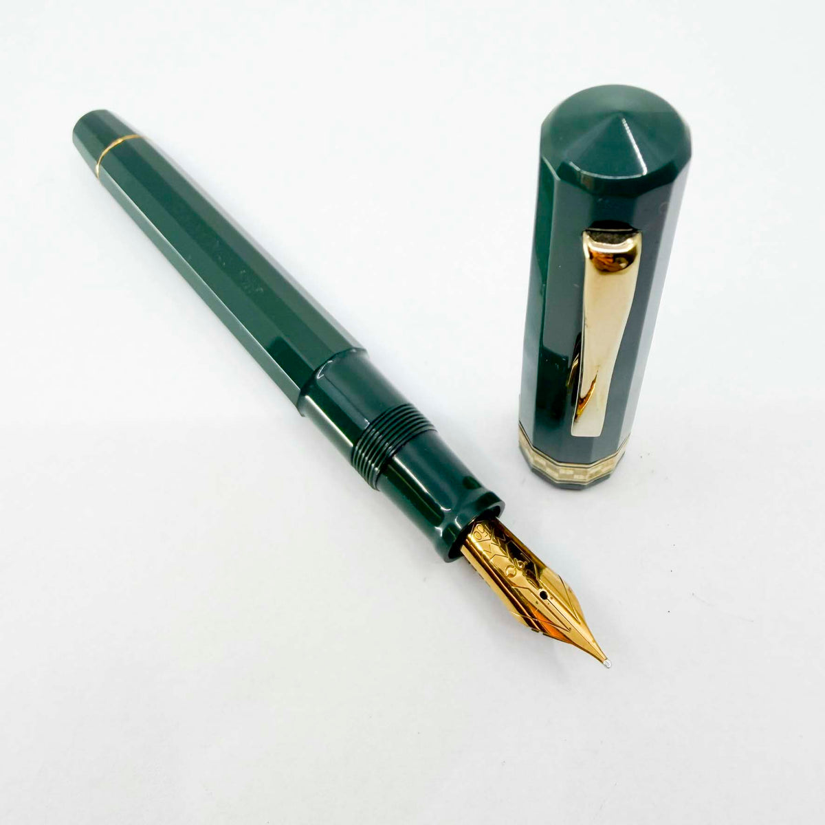 Omas Italia '90 Racing Green Facetted Large Paragon Fountain Pen - Medium 18kt Gold Nib