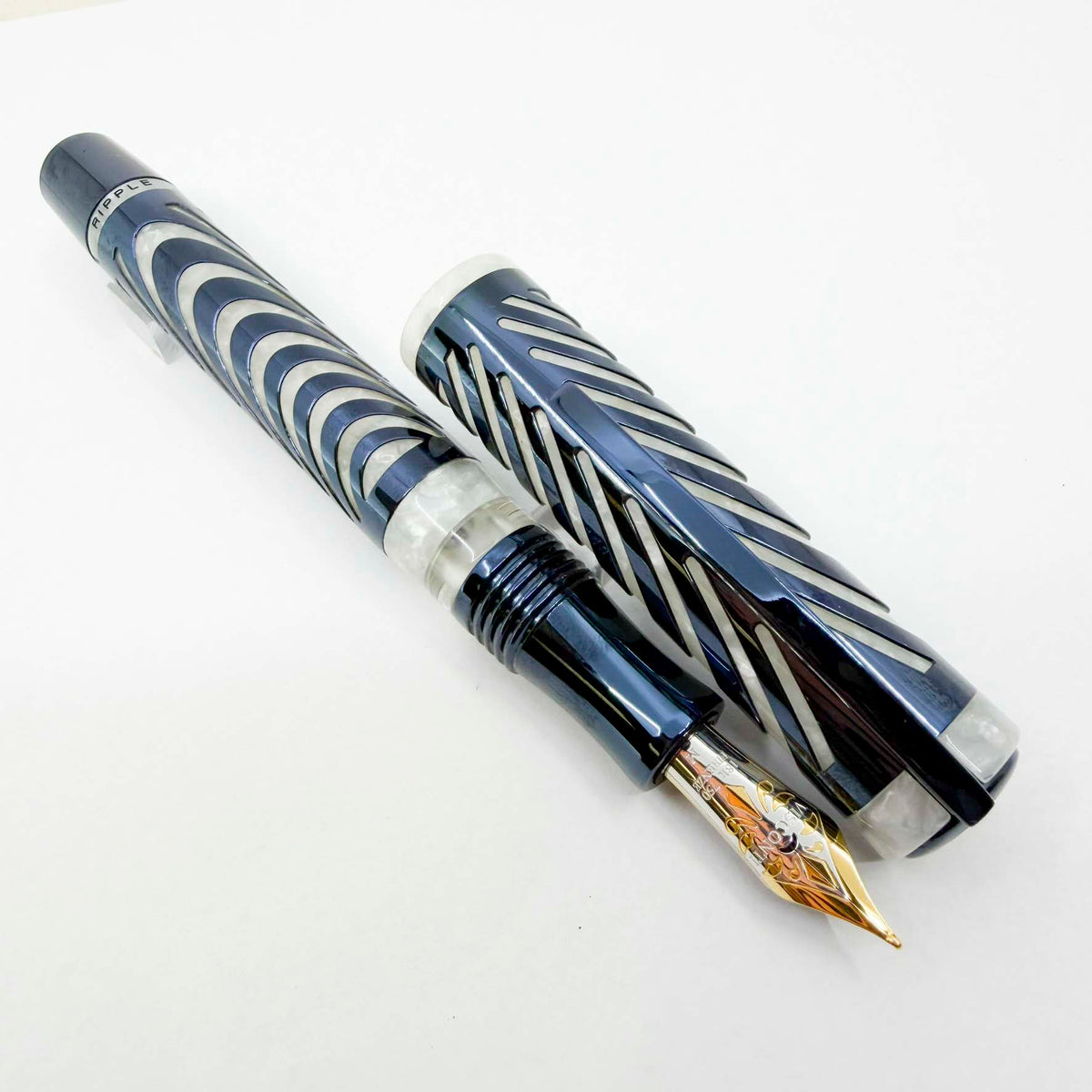 Visconti Ripple Silver Metallic Blue Limited Edition Fountain Pen - Medium 18kt Gold Nib