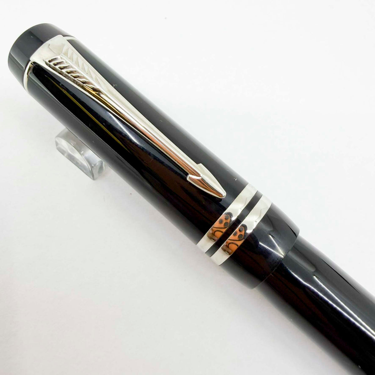 Parker Duofold International (Standard Size) Black/Platinum-Plated Trim Fountain Pen - Medium 18kt Gold Nib