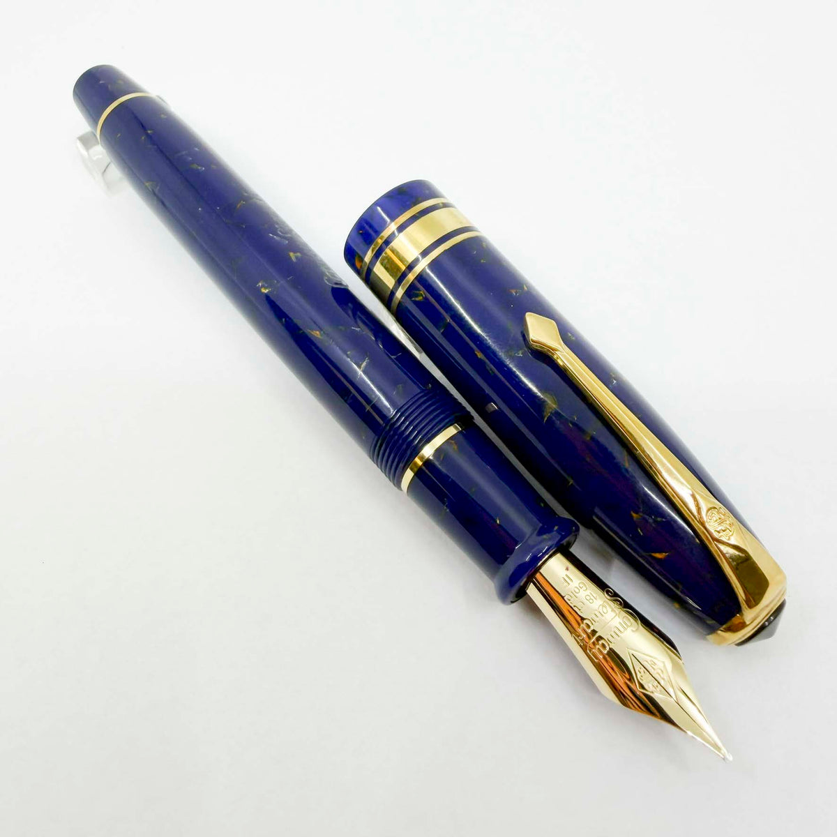 Conway Stewart 100 Dark Blue with Golden Amber Flecks Fountain Pen - Italic Fine 18kt Gold Nib