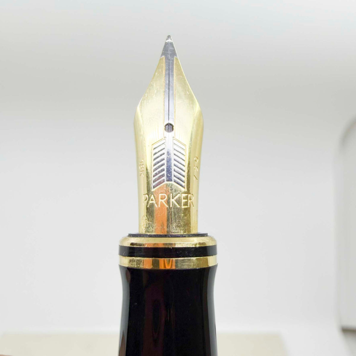 Parker Centennial (Largest Size) Marbled Maroon Duofold Fountain Pen (Circa 1990) - Extra Fine 18kt Gold Nib