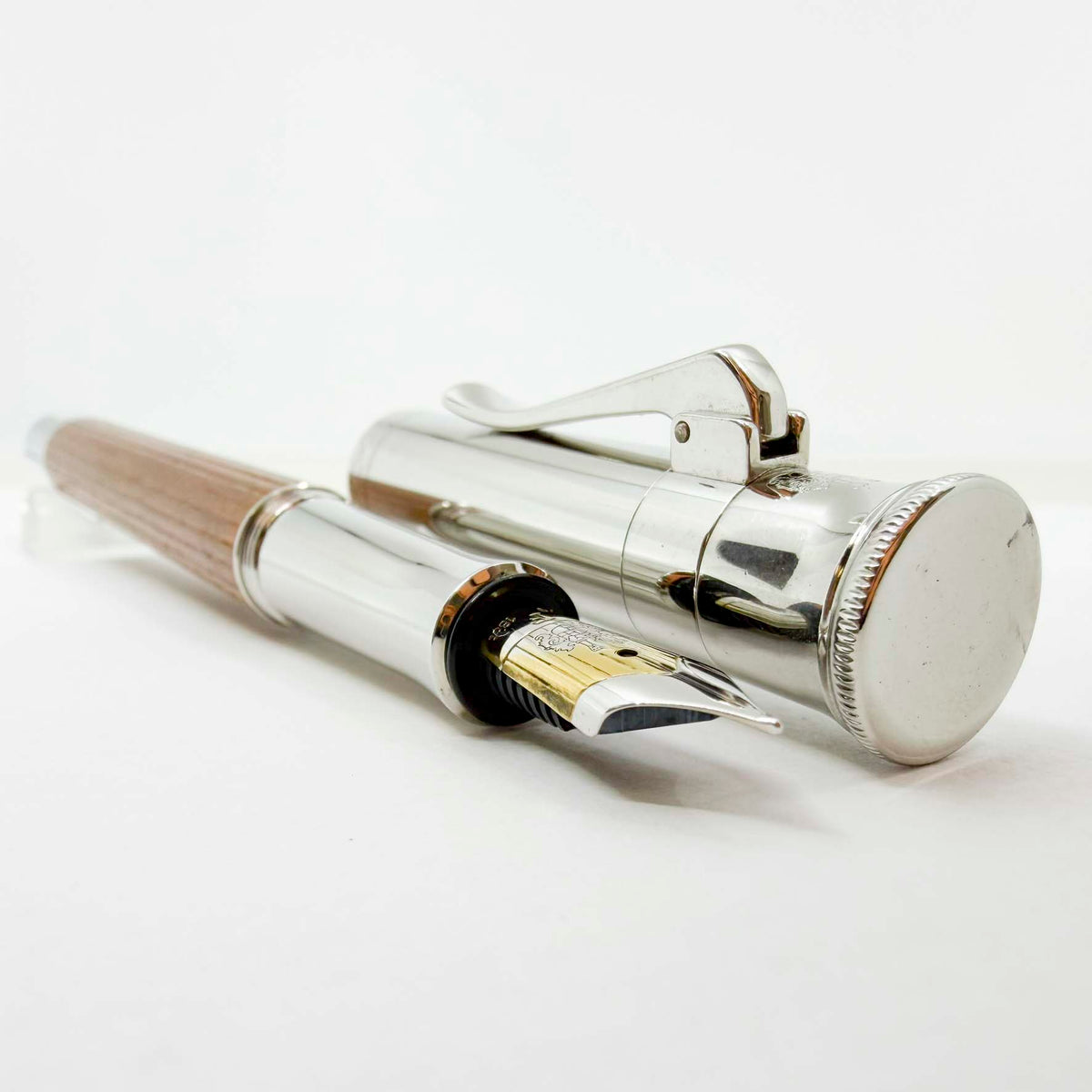 Graf von Faber Castell Classic Pernambuco Fountain Pen - Fine 18kt Gold Nib