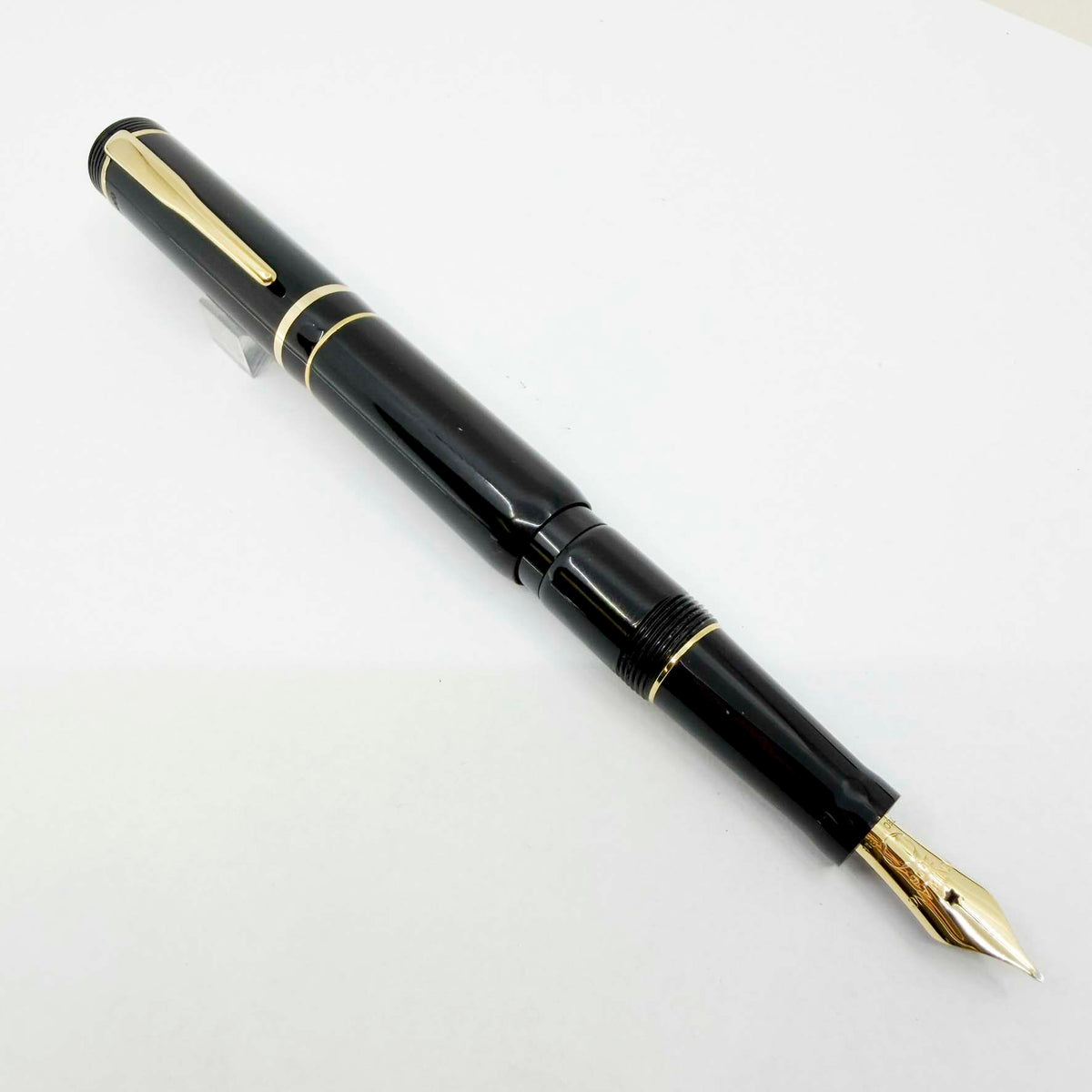 Montblanc Historical Limited Edition Fountain Pen Celebrating Its 100th Anniversary - Fine 18kt Gold Retractable Nib