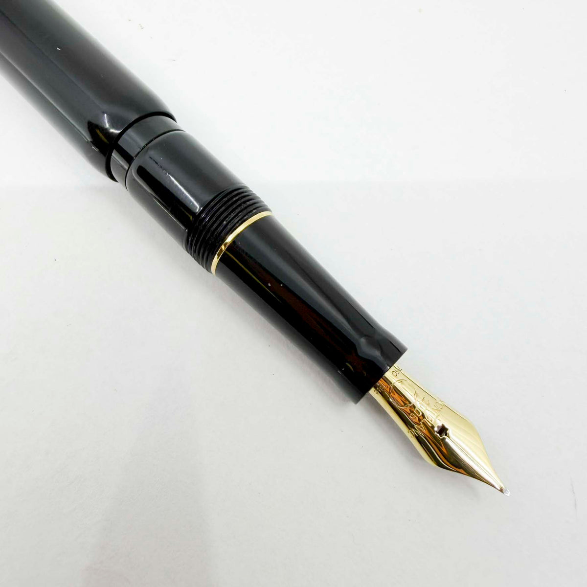 Montblanc Historical Limited Edition Fountain Pen Celebrating Its 100th Anniversary - Fine 18kt Gold Retractable Nib