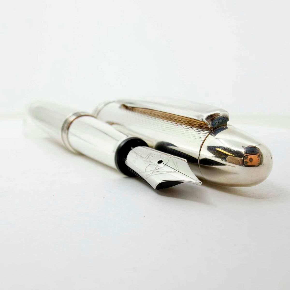 Krone Sterling Silver Large Fountain Pen - Alternating Smooth & Barleycorn Panels - Fine 18kt Gold Nib