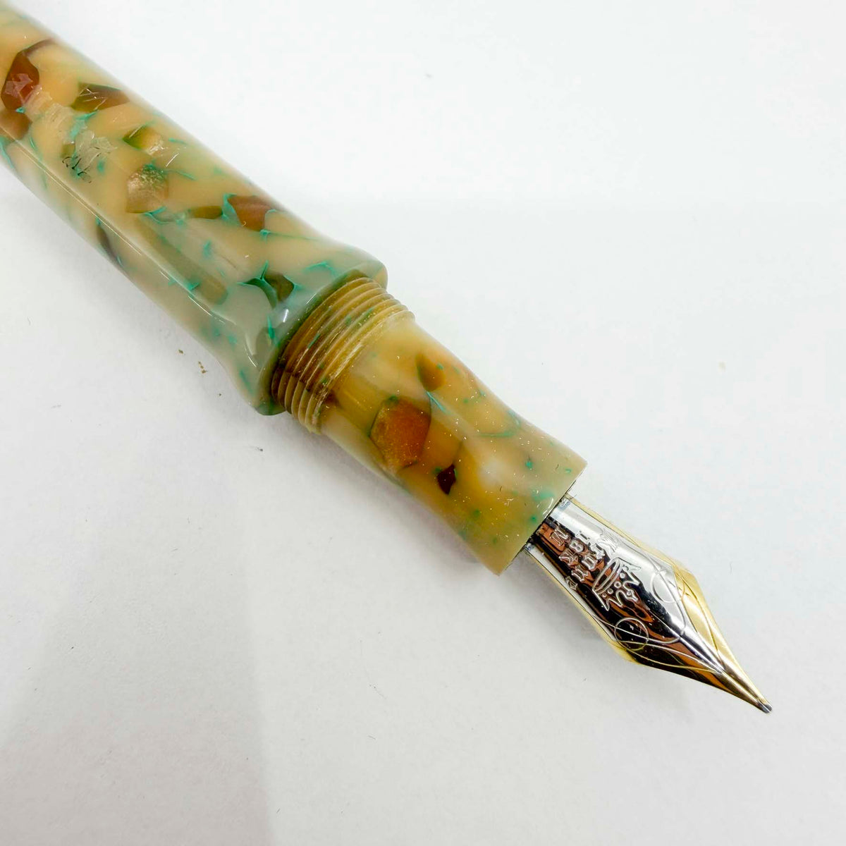 Krone Daddy-o Va Va Va Voom Fountain Pen - Medium 18kt Gold Nib