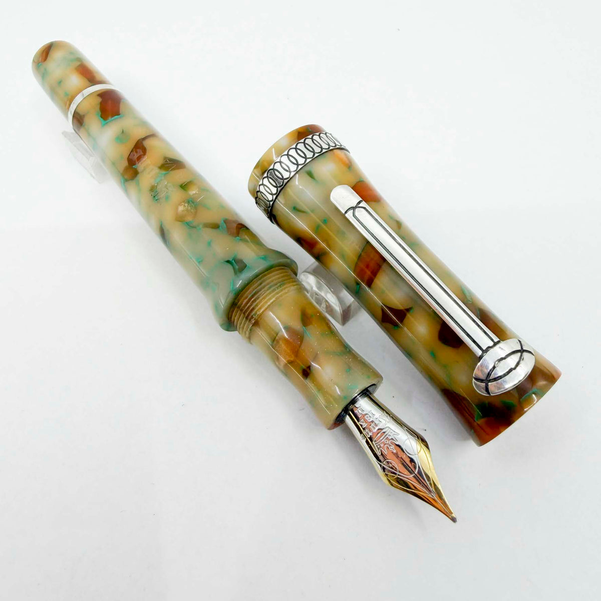 Krone Daddy-o Va Va Va Voom Fountain Pen - Medium 18kt Gold Nib
