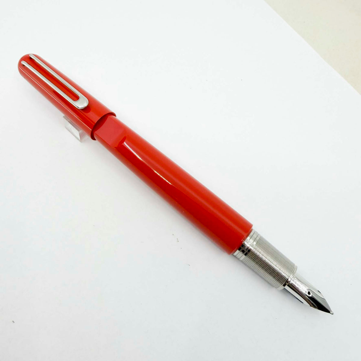 Montblanc Marc Newsom M ULTRA RED Special Edition Fountain Pen - Medium 14kt Gold Nib