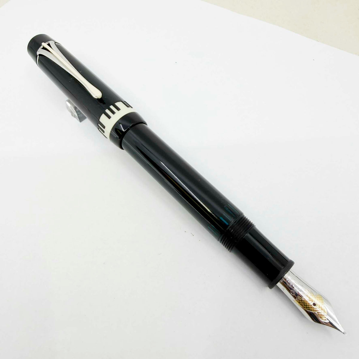 Montblanc Herbert von Karajan Donation Special Edition Fountain Pen - Medium 18kt Gold Nib