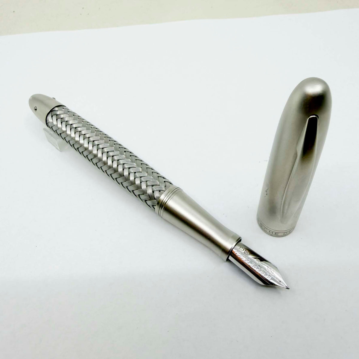Porsche Design P3100 Tec-Flex Fountain Pen - Medium 18kt Gold Nib - MINT!