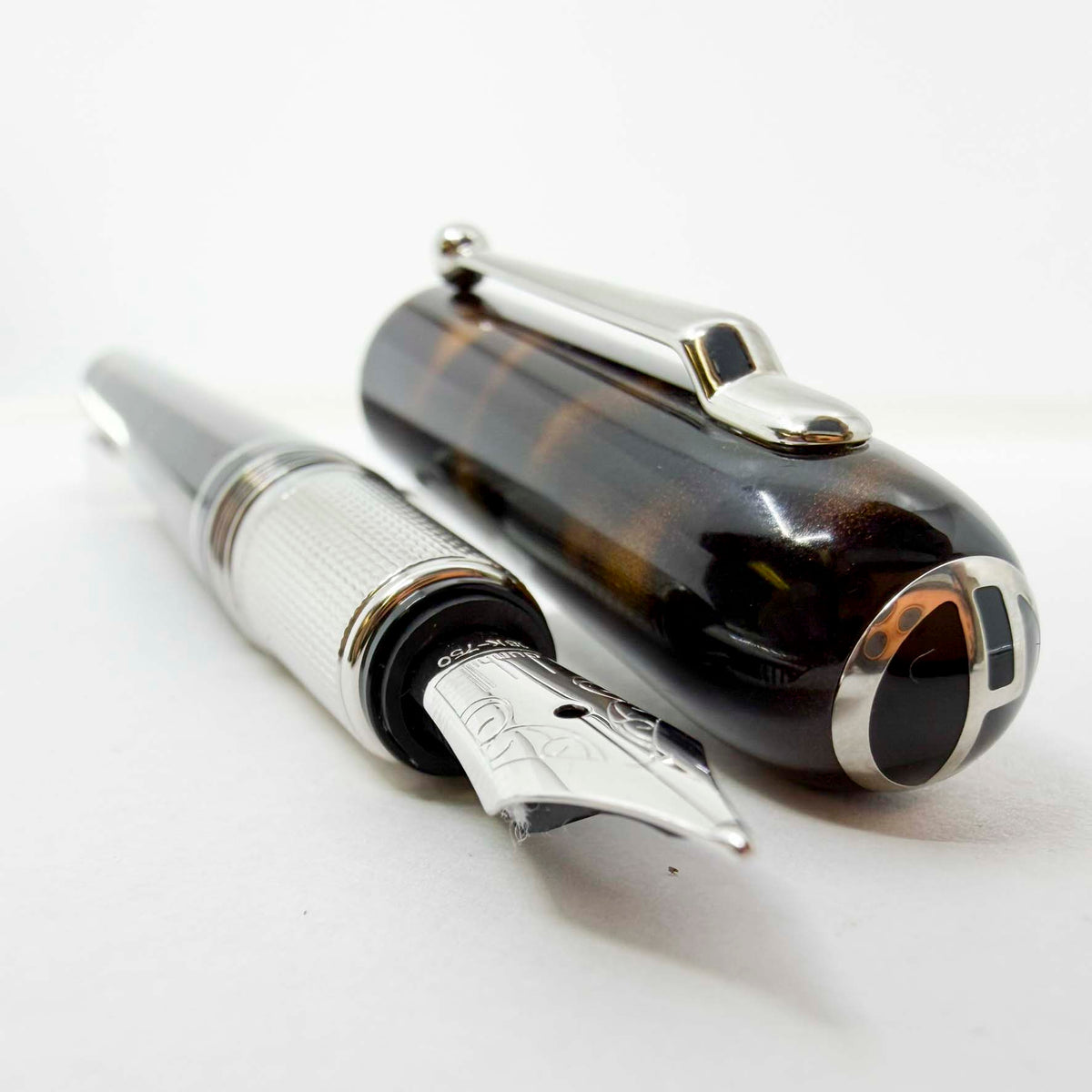 Dunhill Sidecar Tortoiseshell Lacquer Fountain Pen - Medium 18kt Gold Nib - MINT