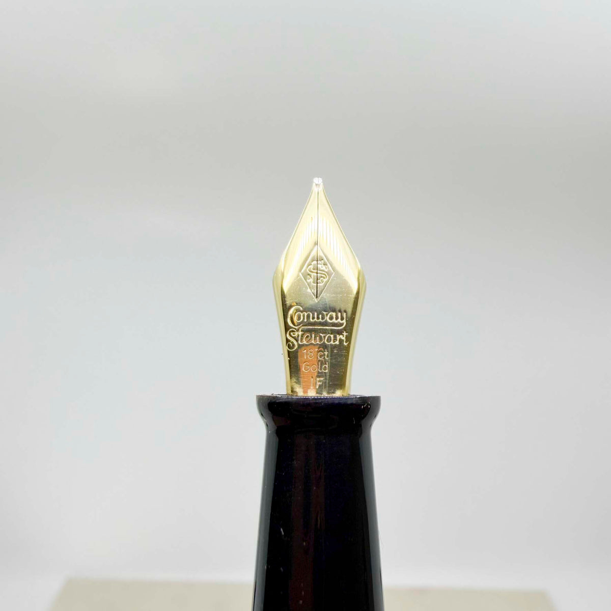 Conway Stewart Striped Ivory Finish Fountain Pen - Italic Fine 18kt Gold Nib