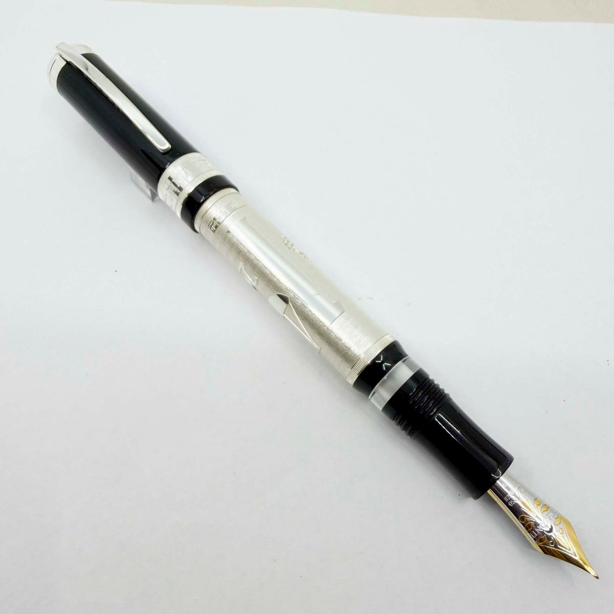 Visconti Limited Edition Ultimate Lira Oversized Fountain Pen #086/975 - Fine 18kt Gold Nib