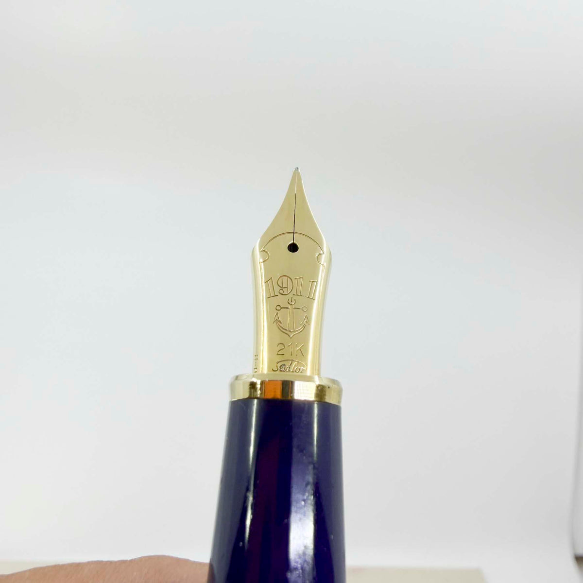 Sailor Profit Large Navy Blue Fountain Pen - Broad 21kt Gold Nib
