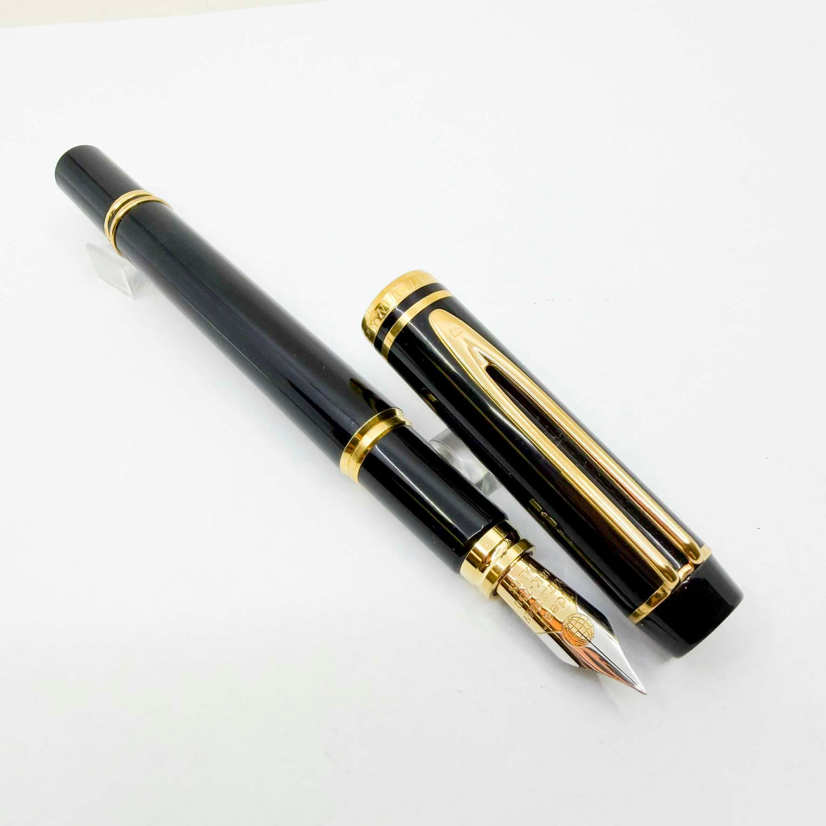Waterman Man 100 Black Fountain Pen - Fine 18kt Gold Nib