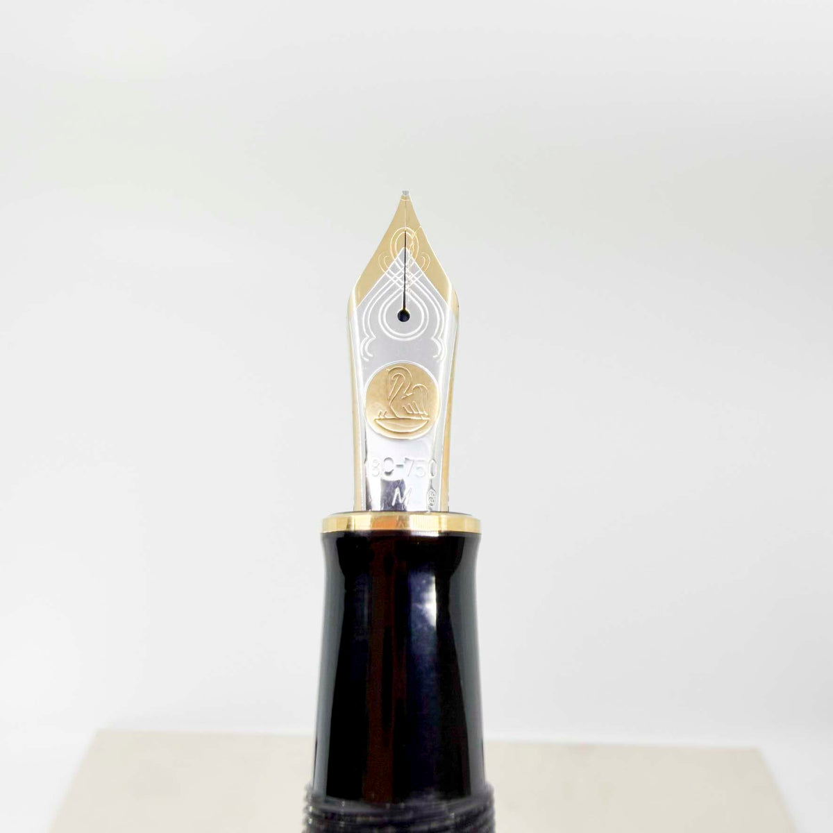 Pelikan Souveran Black/Green Striped M1000 Fountain Pen - Medium 18kt Gold Nib