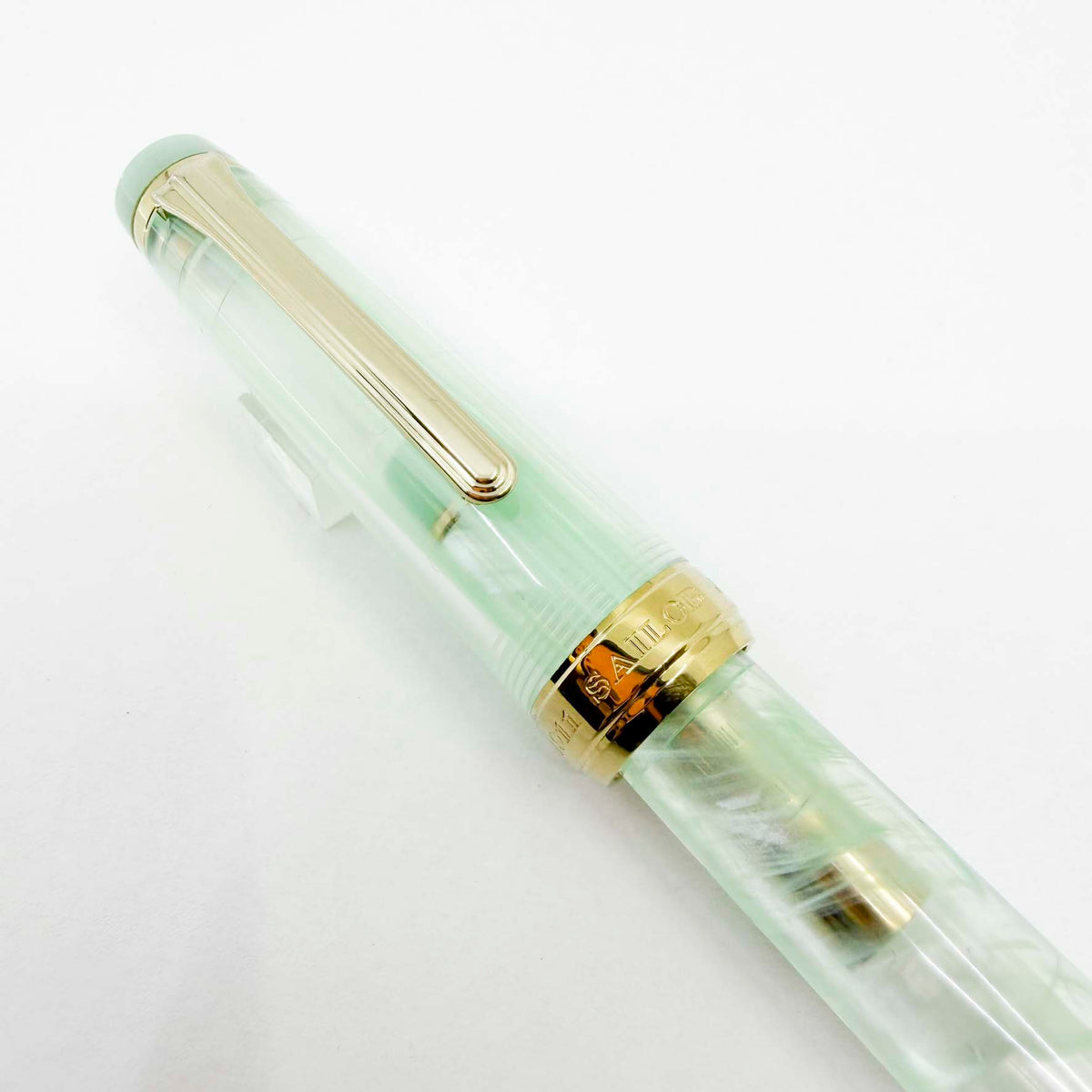 Sailor Professional Gear Veilio Pearl Mint Fountain Pen - Medium 21kt Gold Nib