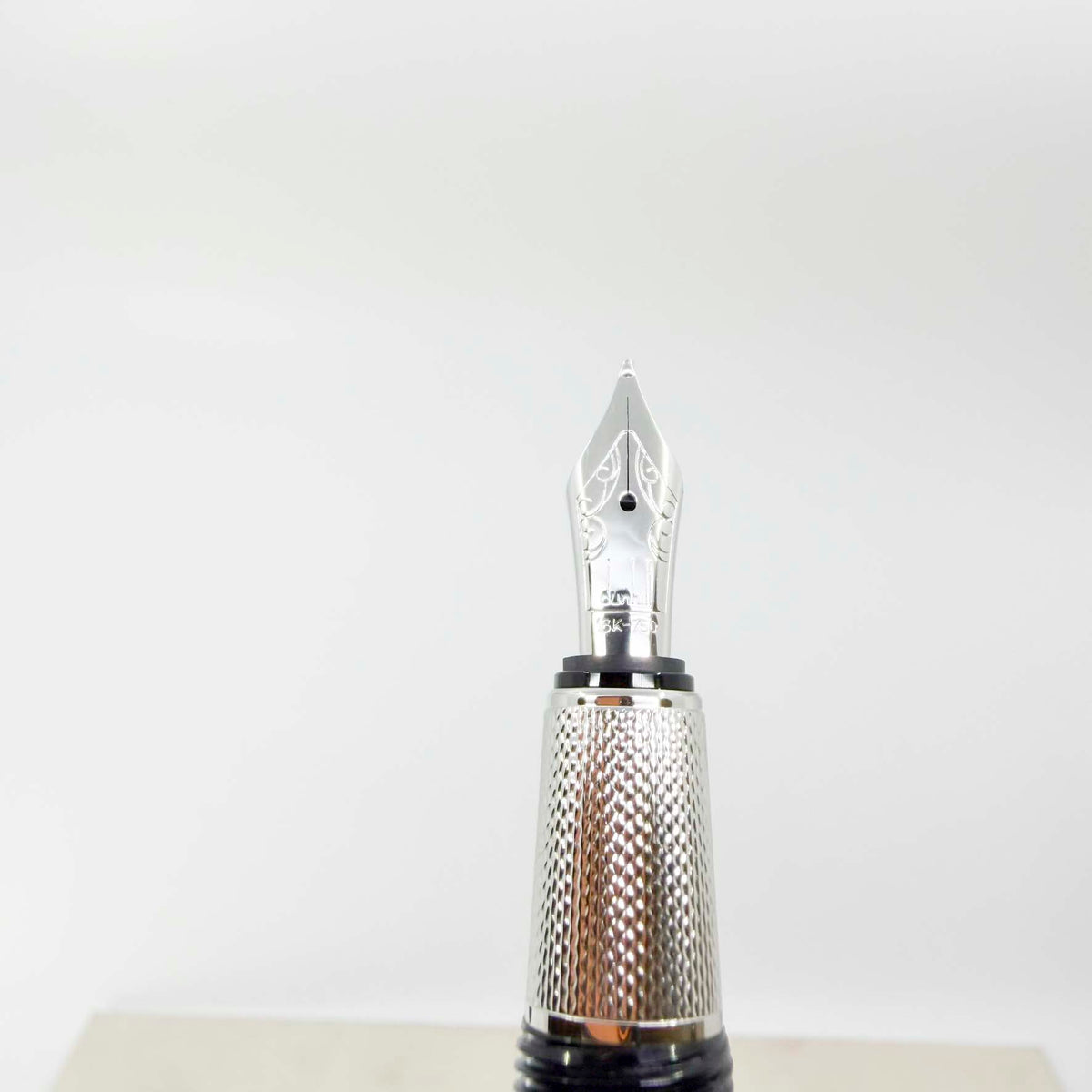 Dunhill Sidecar Black Lacquer Fountain Pen - Medium 18kt Gold Nib