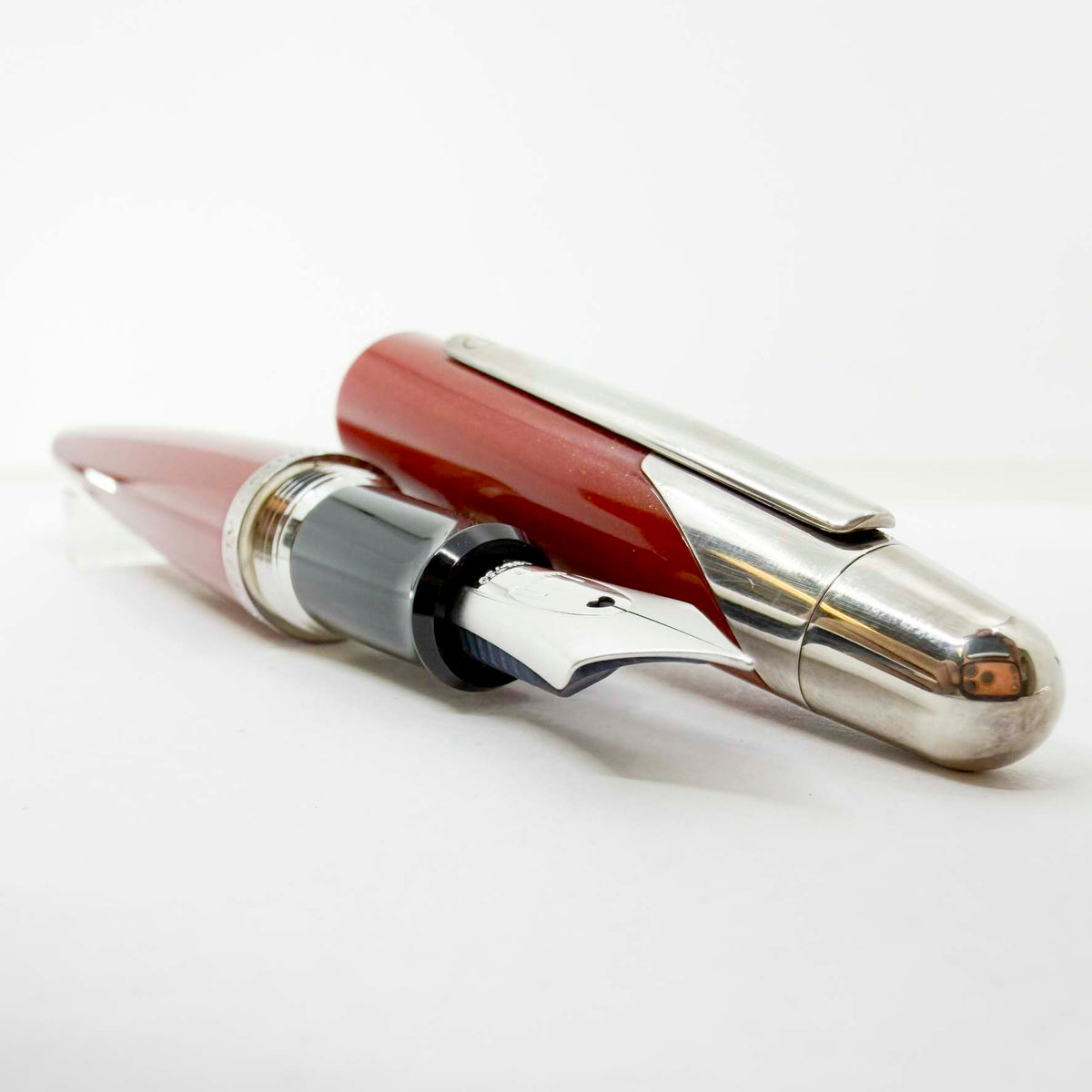 Dunhill AD2000 Orange/Red Metallic Fountain Pen - Fine 18kt Gold Nib (Leans to XF-Nib Made by Pilot)