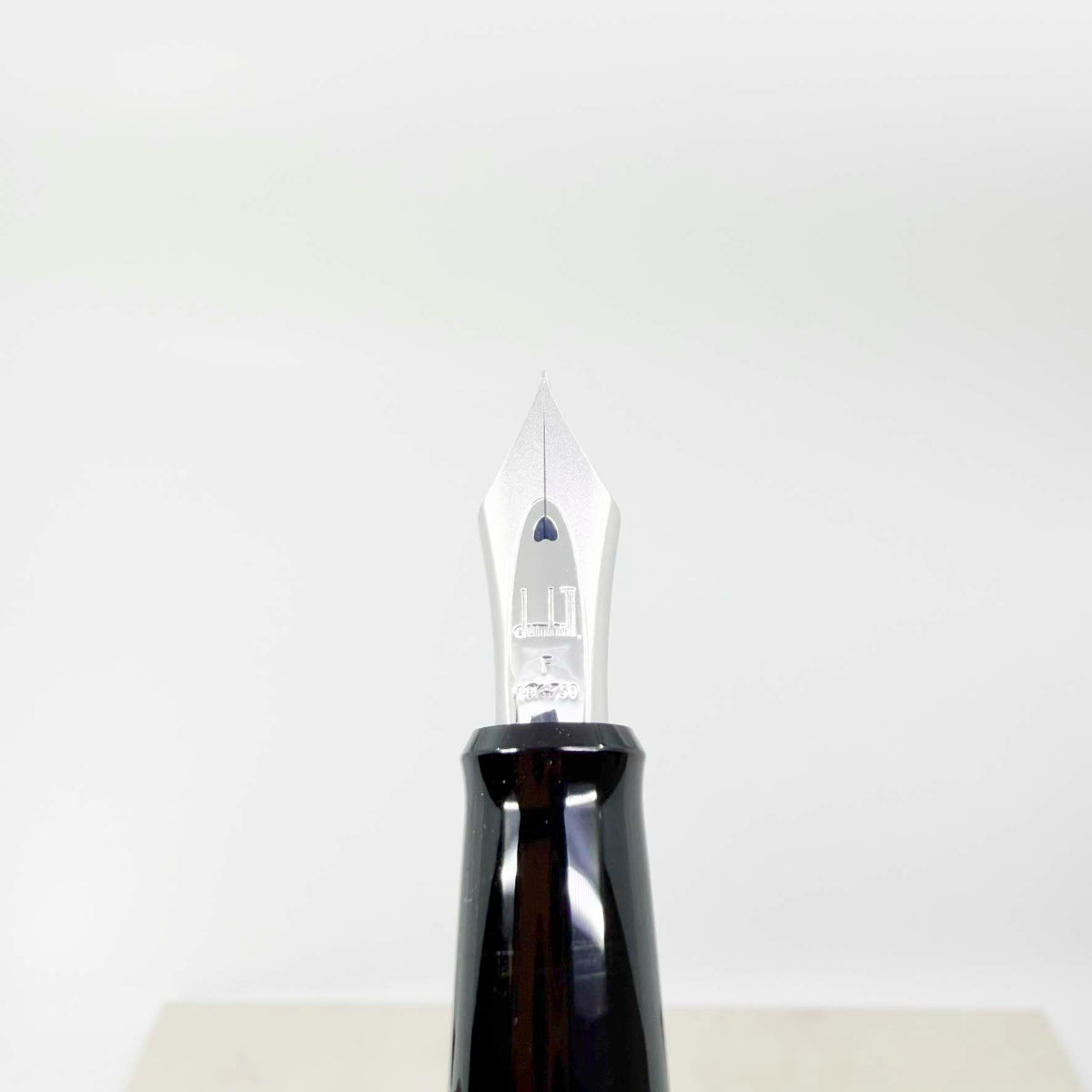 Dunhill AD2000 Orange/Red Metallic Fountain Pen - Fine 18kt Gold Nib (Leans to XF-Nib Made by Pilot)