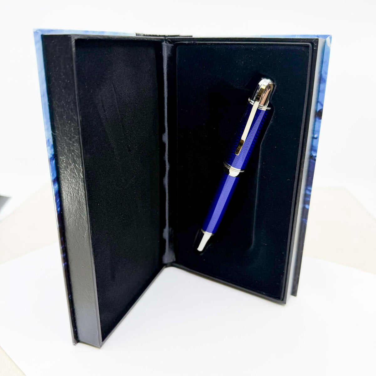 Montblanc Jules Verne Writer Series Limited Edition Fountain Pen - Medium 18kt Gold Nib