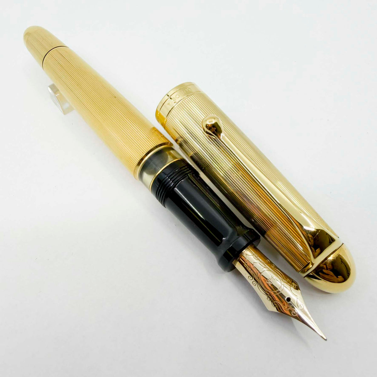 Aurora Large #88 Fully Gold-Plated Fountain Pen - Fine 14kt Gold Nib - RARE In Full Gold-Plated
