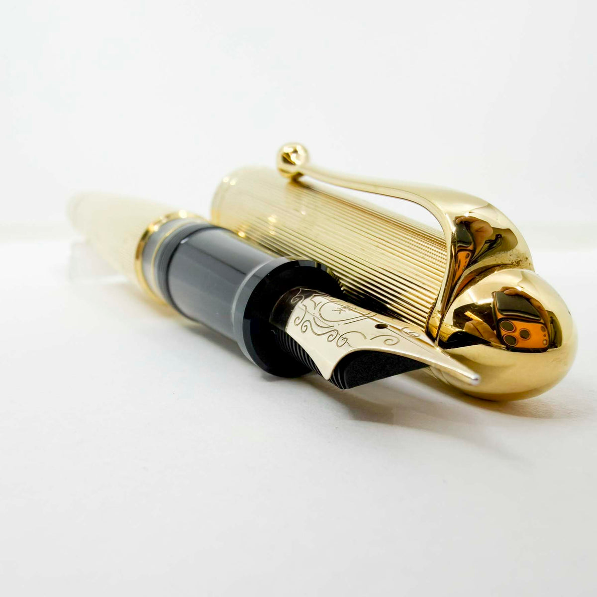 Aurora Large #88 Fully Gold-Plated Fountain Pen - Fine 14kt Gold Nib - RARE In Full Gold-Plated