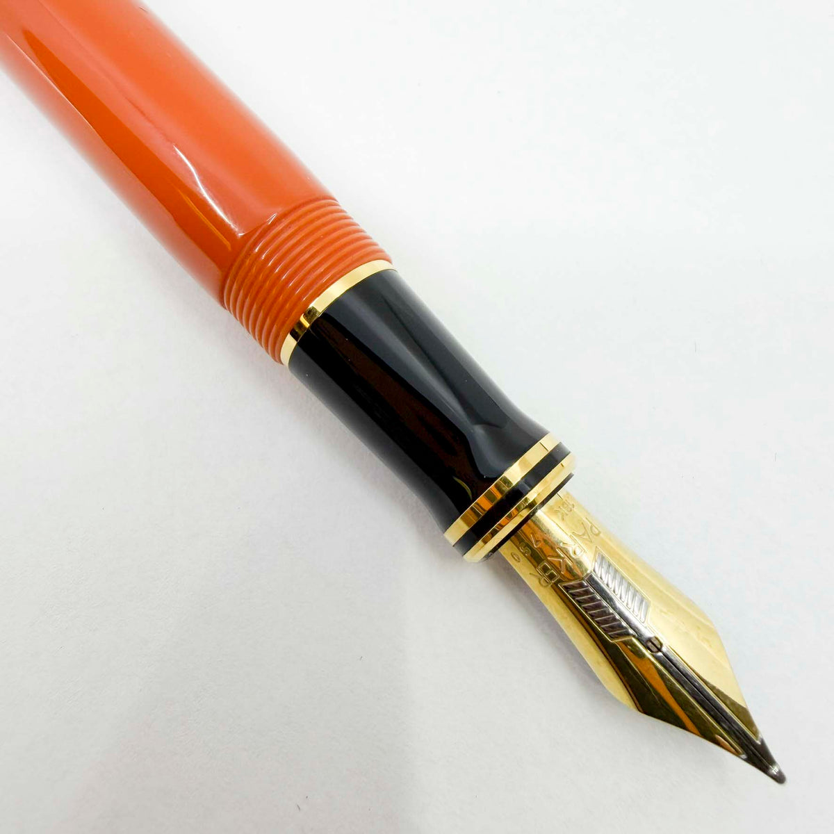 Parker "Big Red" (Orange) Duofold Centennial (Largest Size) Fountain Pen - Medium 18kt Gold Nib