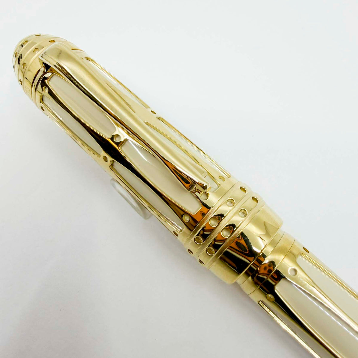 Montblanc Pope Julius II Patron of the Arts Limited Edition Fountain Pen - Medium 18kt Gold Nib