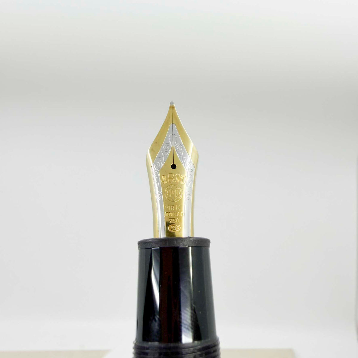 Montblanc Meisterstuck Black Resin #149 Fountain Pen - Largest of the Meisterstucks - Medium 18kt Gold Nib