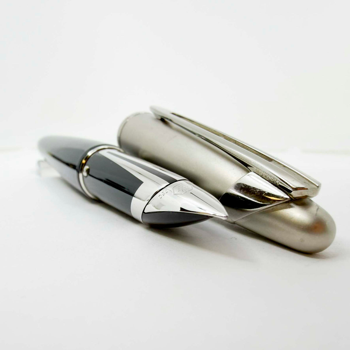 Waterman Edson Black Diamond Fountain Pen - Medium 18kt Gold Nib - SCARCE!