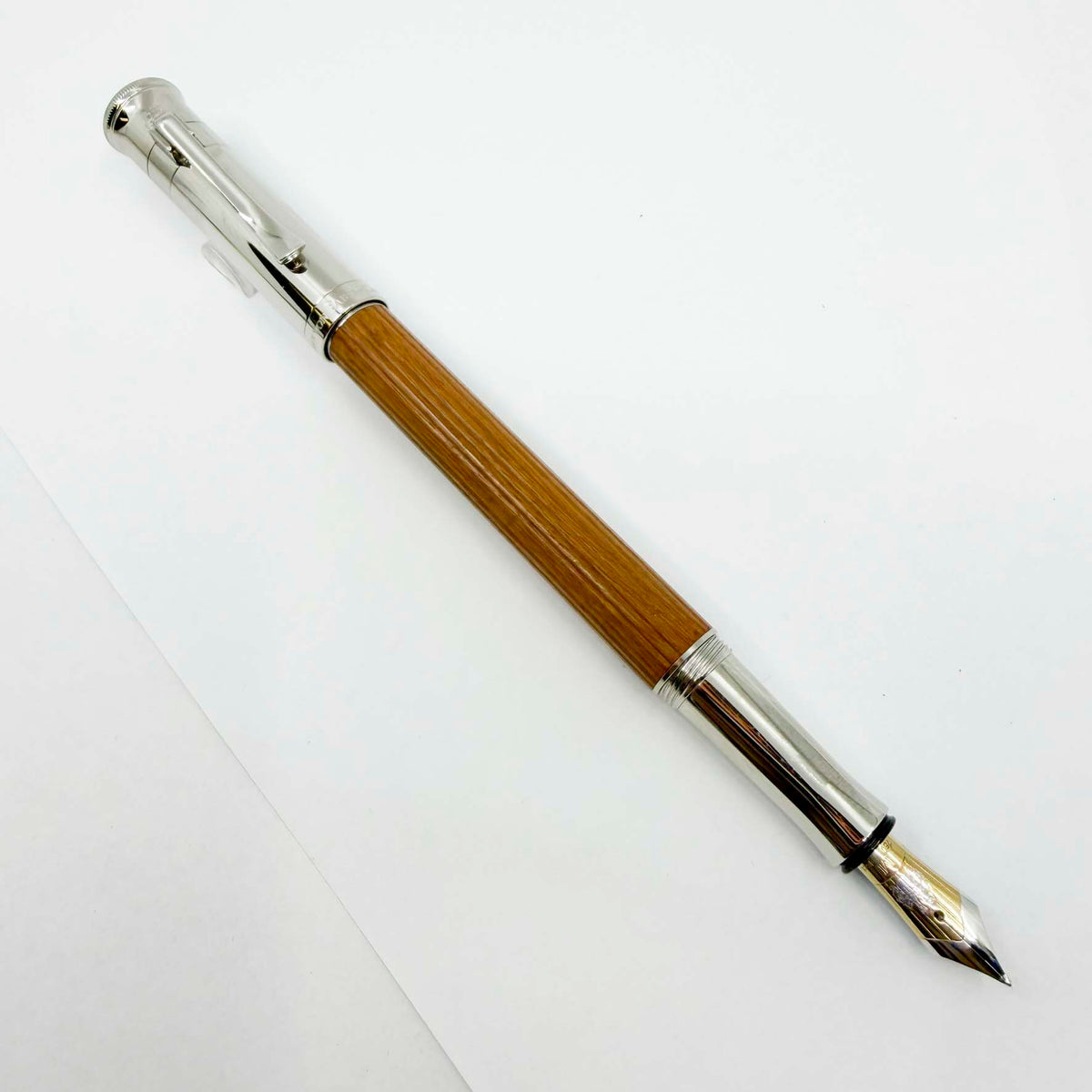 Graf von Faber Castell Classic Pernambuco Fountain Pen - Medium 18kt Gold Nib