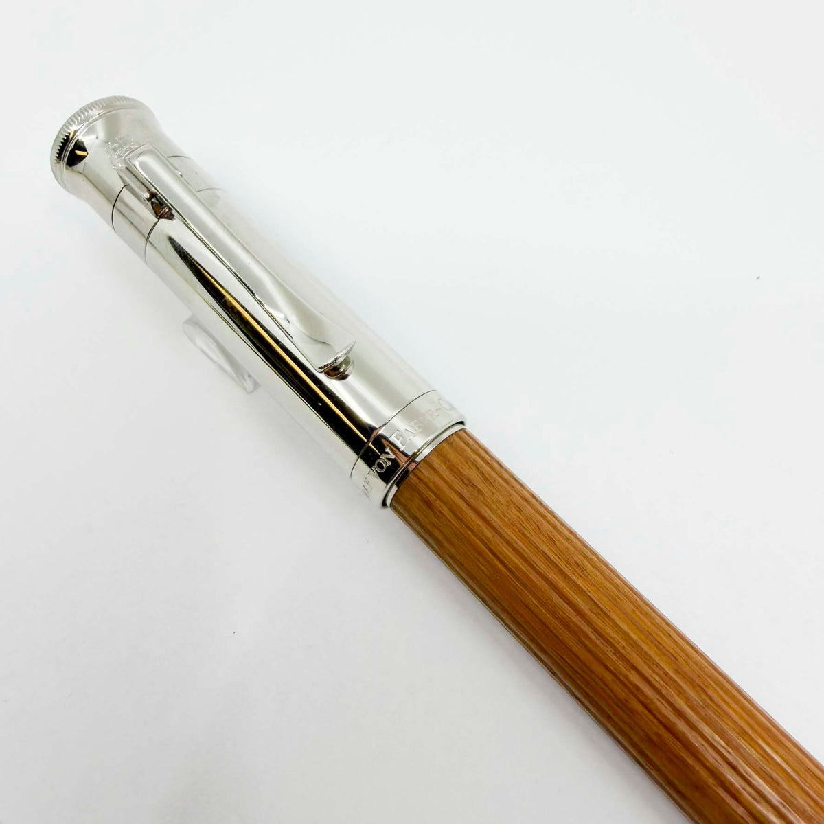 Graf von Faber Castell Classic Pernambuco Fountain Pen - Medium 18kt Gold Nib