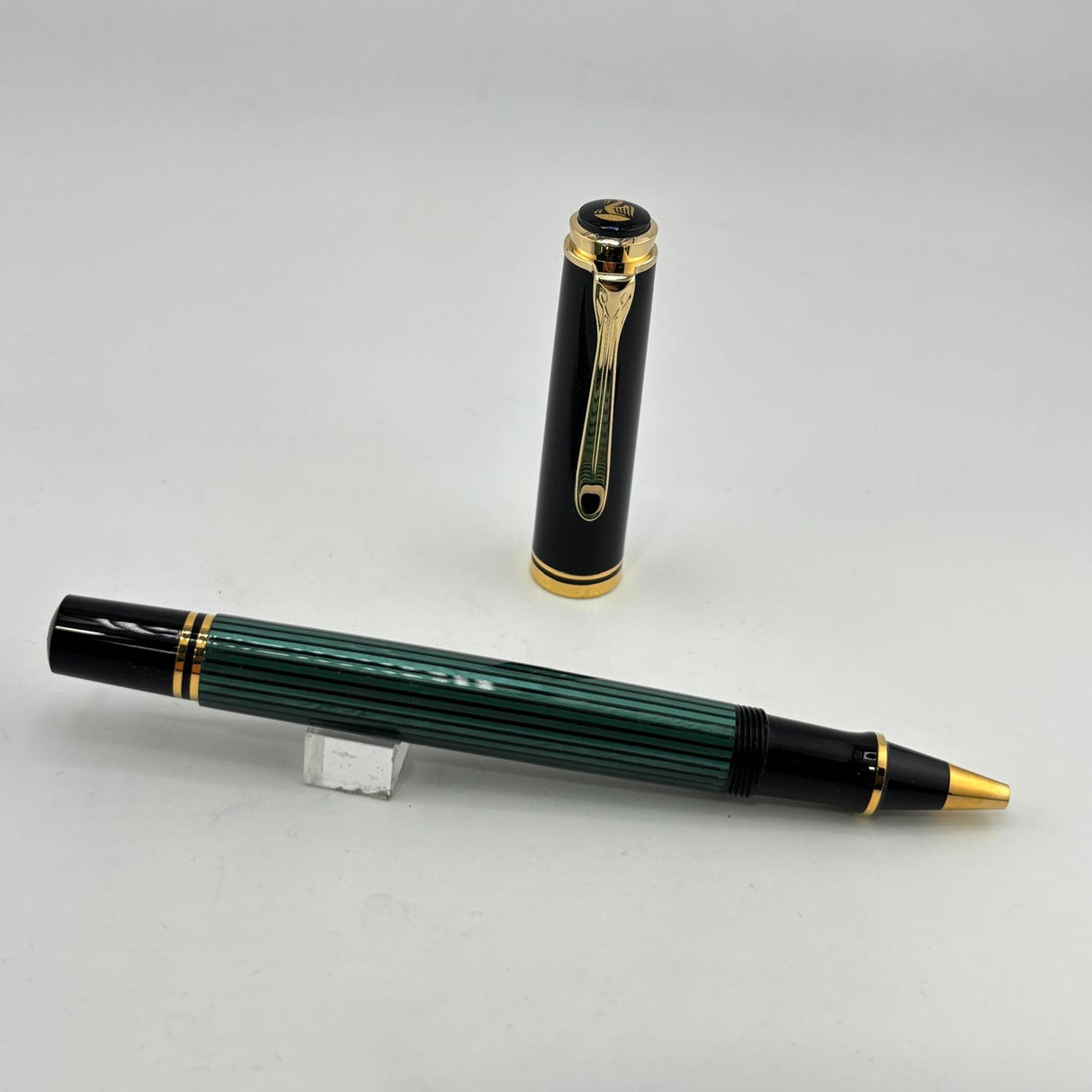 Pelikan Souveran R400 Green stripped - Rollerball Pen
