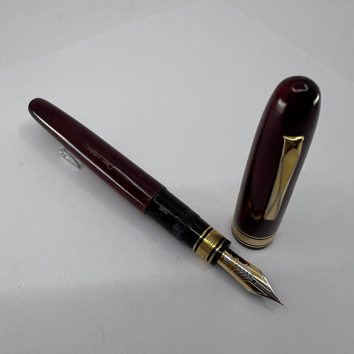 OMAS  Amerigo Vespucci Ogiva Wood Large Fountain Pen - Fine 18kt Gold Nib