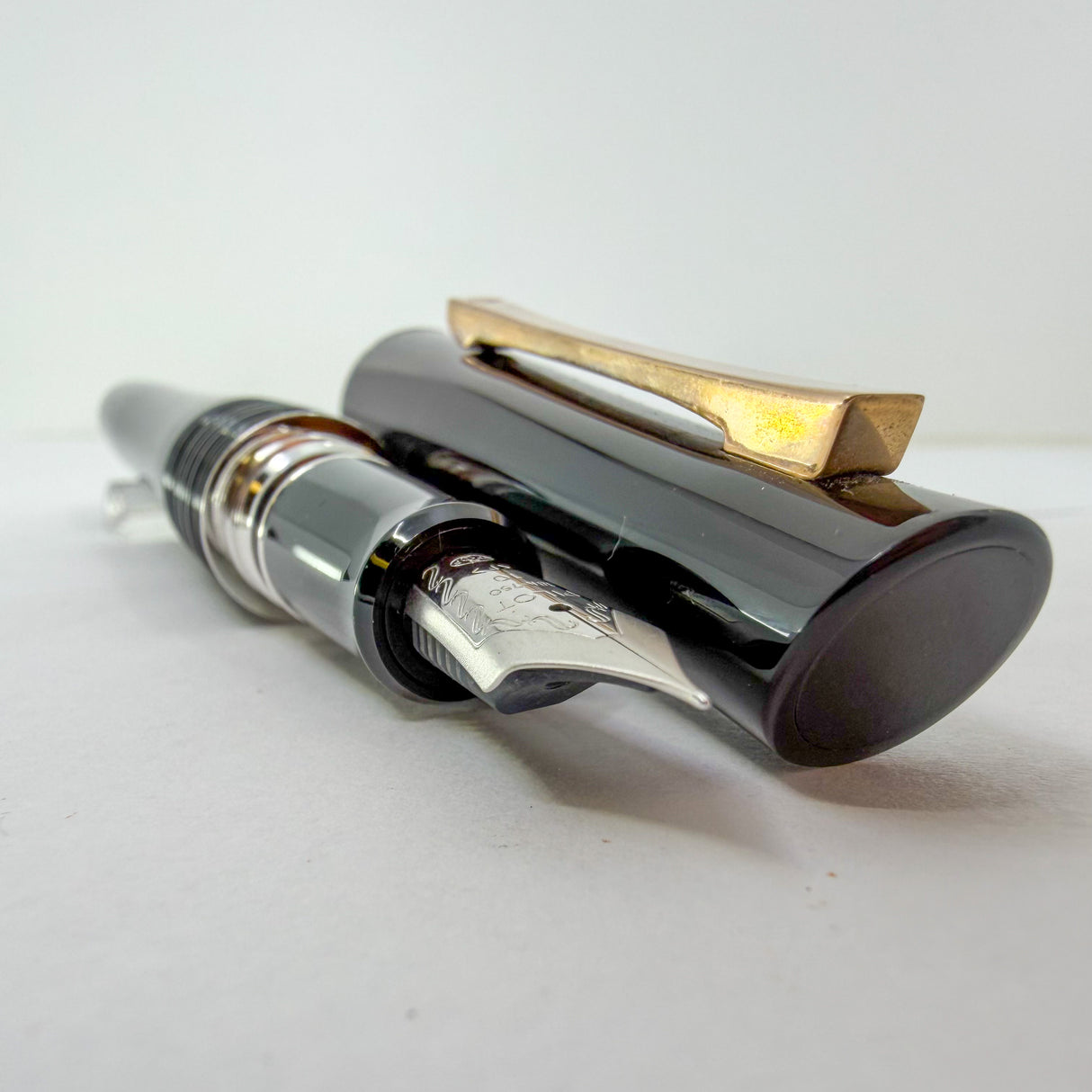 Pilot Black Lacquered Bamboo Metal Oversized Fountain  Pen - Fine 18kt Gold Nib